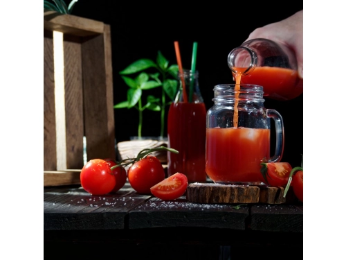 Czy warto pić sok pomidorowy? Zalety i wady tego popularnego napoju